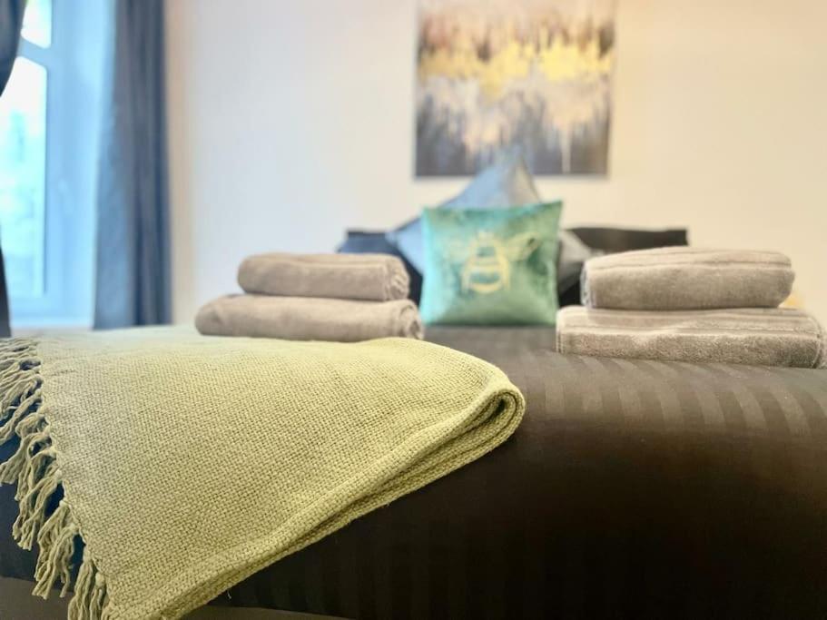 Cozy & Spacious 3-Bedroom Home By Tailored Accommodation Суонзи Екстериор снимка